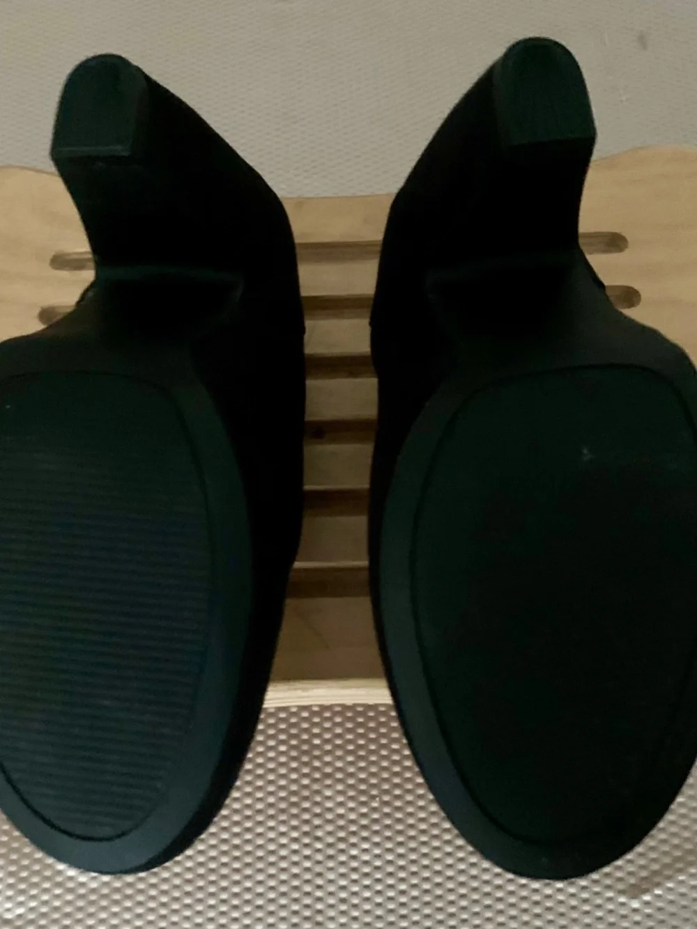 Maurices Harlow Black Faux Suede Gold Zip Block Heel Booties Size 9M